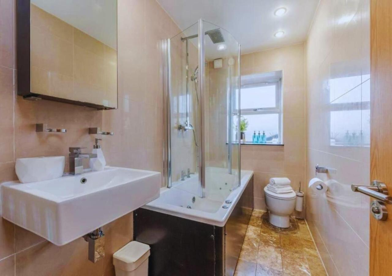 Kensington & Chelsea - Stylish Apartment In Central ลอนดอน ภายนอก รูปภาพ